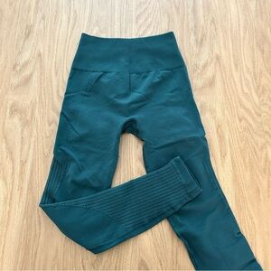 Teal lululemon leggings